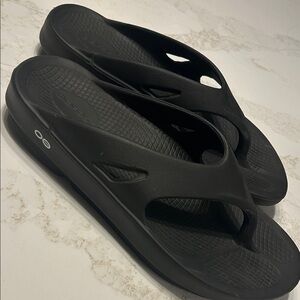 OOFOS OOriginal Black Sandals